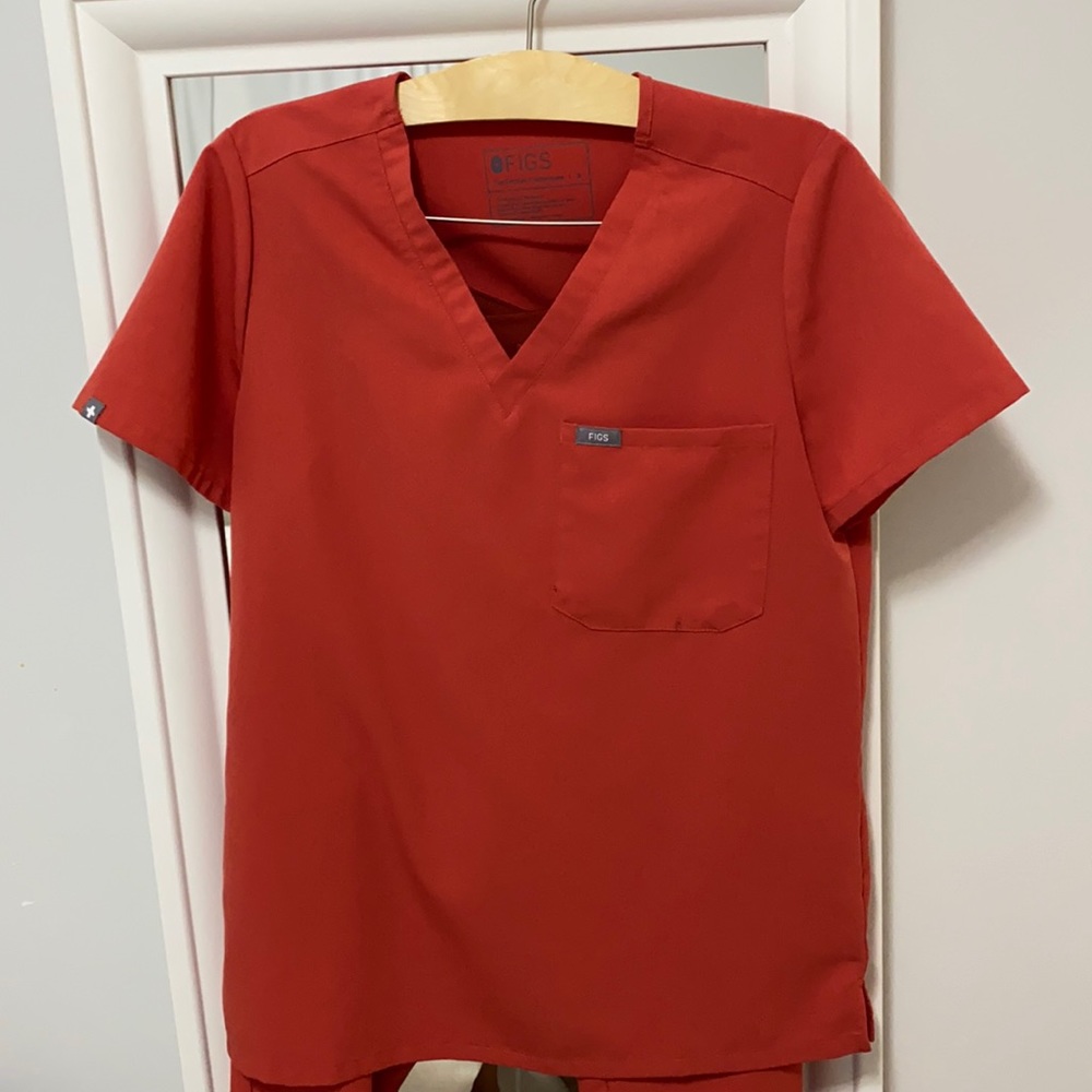Figs Clay - Catalina one pocket scrub top